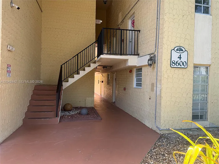 8600 SW 109th Ave #4-231 — Photo 2