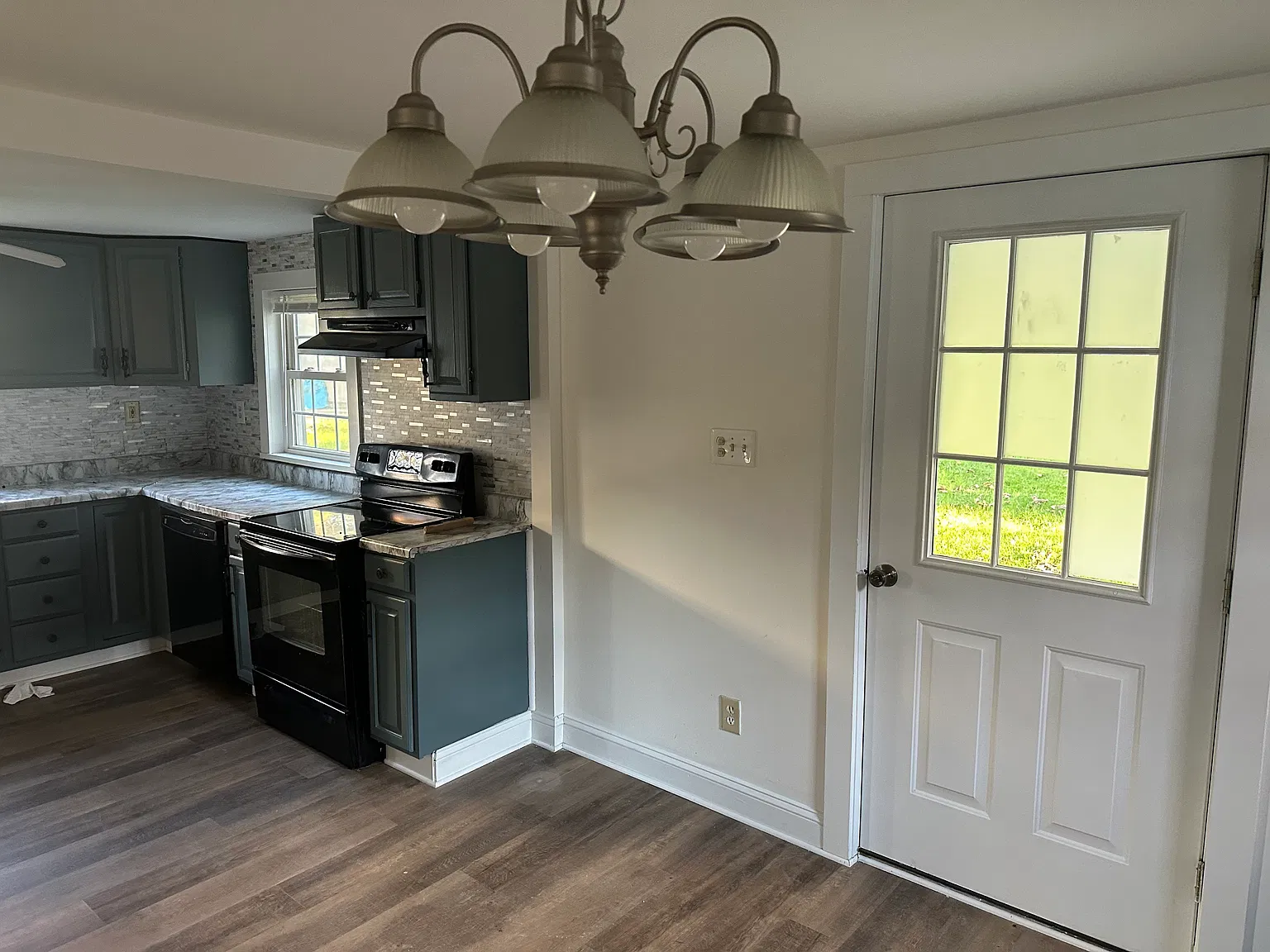 3 bed, 1200 sqft, $2,000 — Photo 3