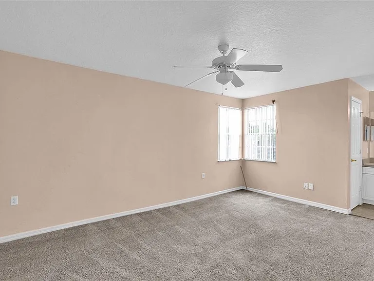 2918 Fan Palm Dr — Photo 5