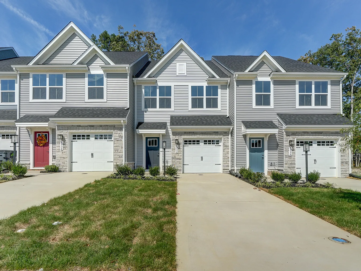 3 bed, 2.5 bath, 1700 sqft, $2,500 — Photo 2