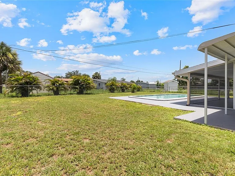 22312 Lasalle Rd — Photo 37