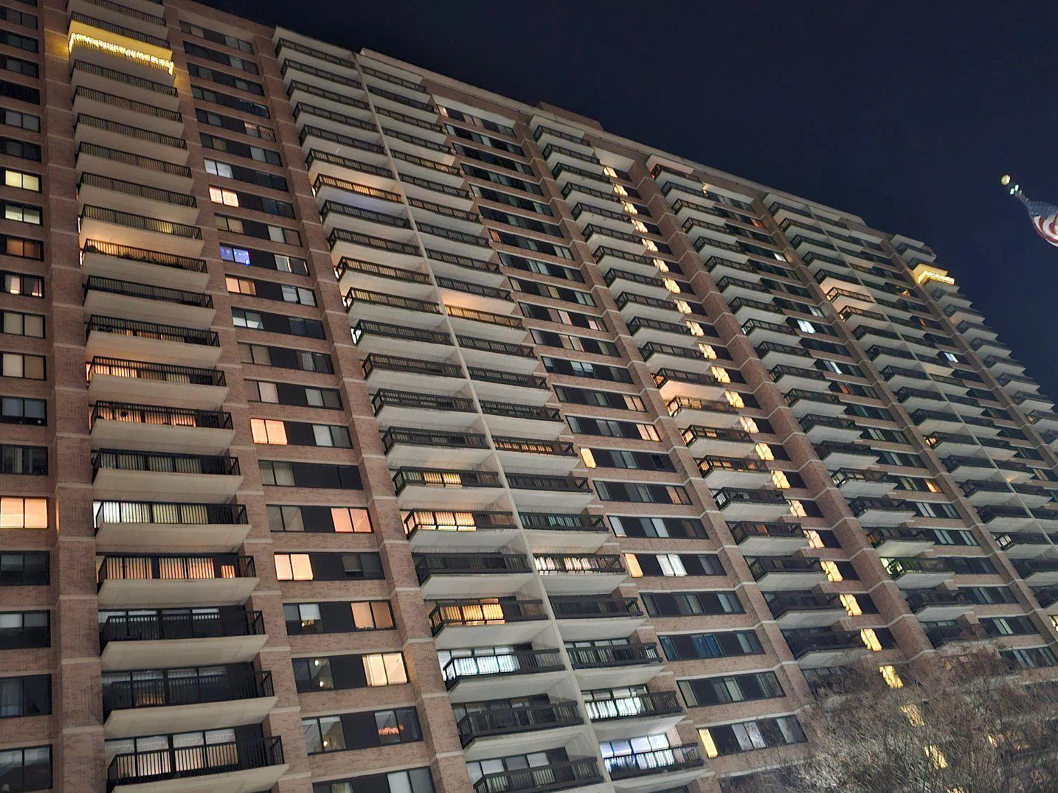 Skyline Square Condo — Photo 2