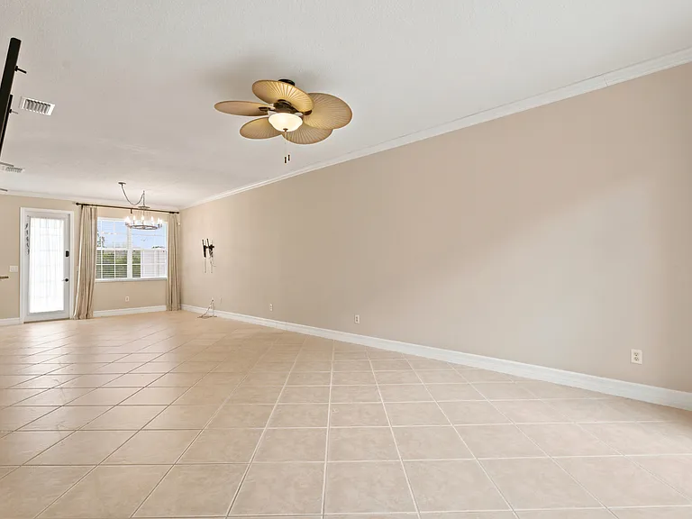 117 Hedgewood Dr — Photo 6