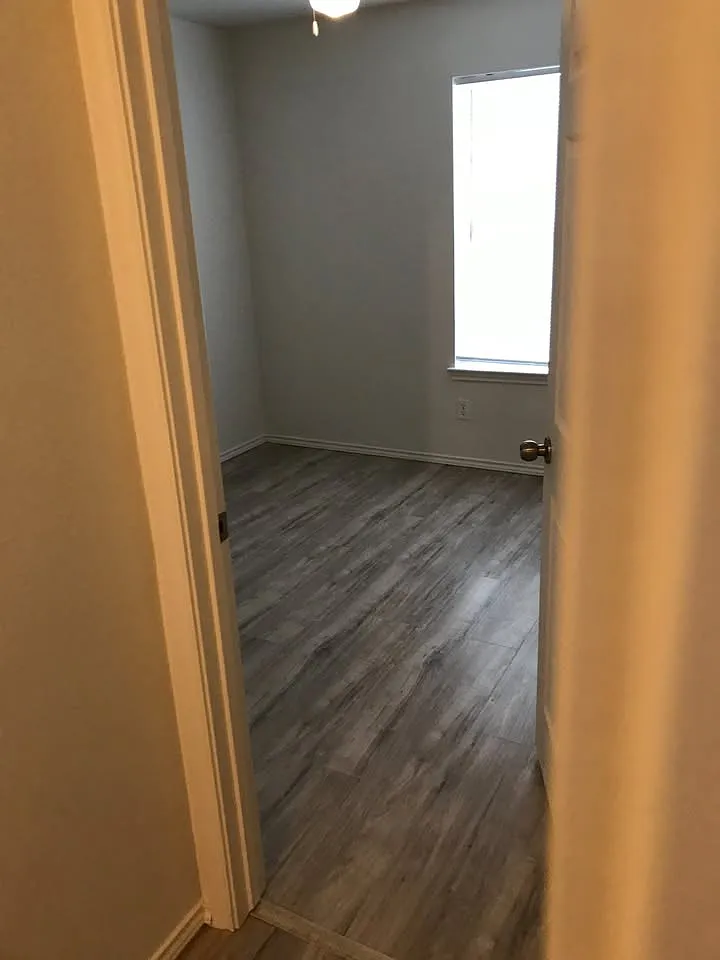 3 bed, 2.5 bath, 1350 sqft, $1,350 — Photo 3