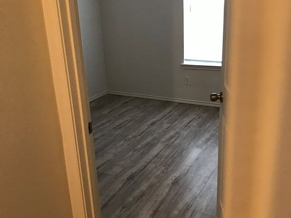 3rd image of 5750 Golf Hts #2