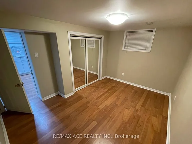 46 Mossbank Dr #BASEMENT — Photo 3