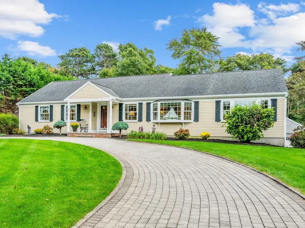 27 Stafford Circle, Dennis Port, MA 02639