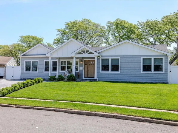 499 Davie Street, Westbury, NY 11590