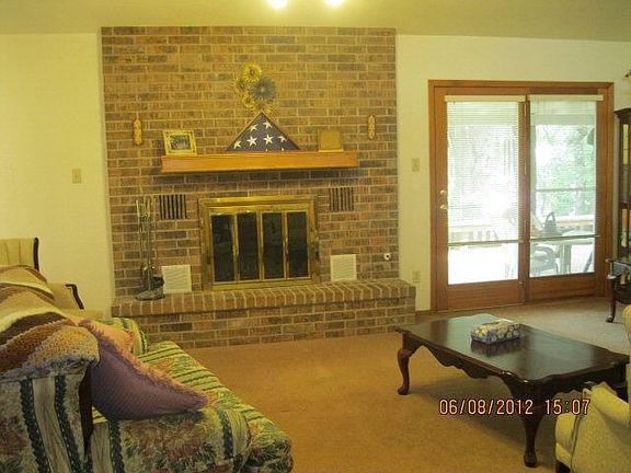 2nd image of 564 Beverly Ln