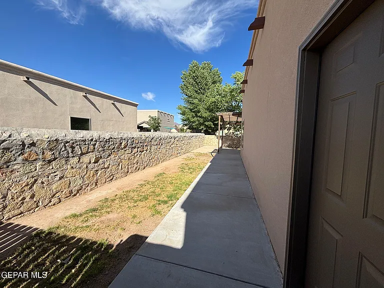 5724 Valley Lilac Ln — Photo 47
