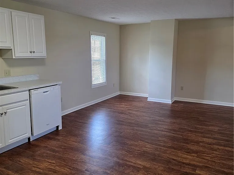 9889 Johnnycake Ridge Rd #B — Photo 3