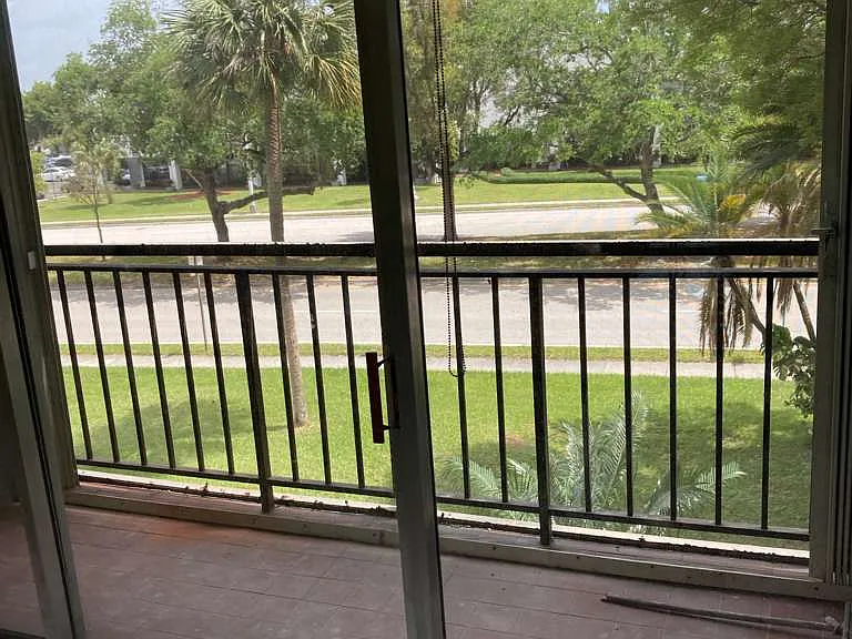 210 Fontainebleau Blvd #306 — Photo 5