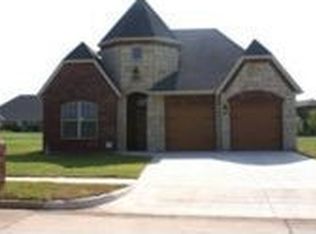 1616 Mark Edwards Dr, Lawton, OK 73505