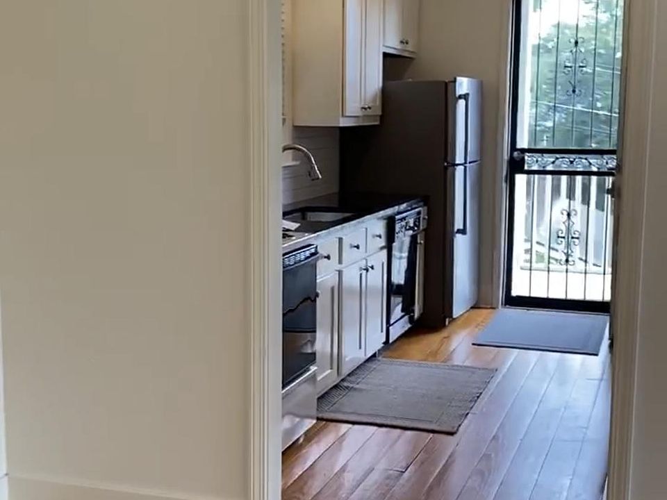 Kitchen view / Entry Door