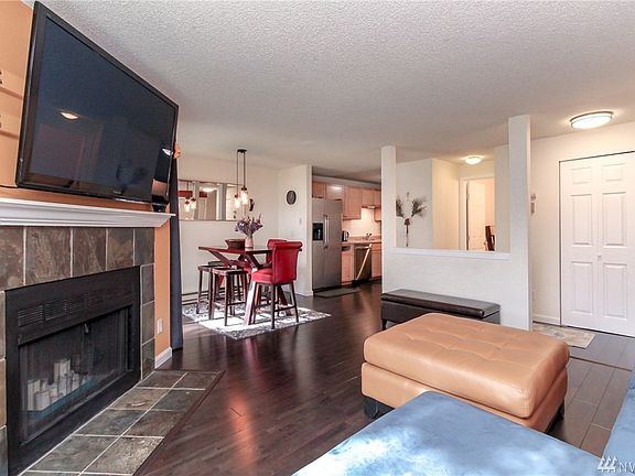 5th image of 23918 12th Pl S APT 107