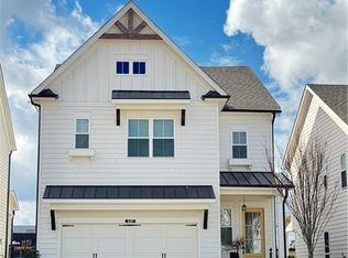 637 Skytop Dr, Cumming, GA 30040