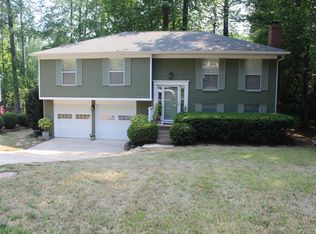 111 Hollowoak Ct, Cary, NC 27513