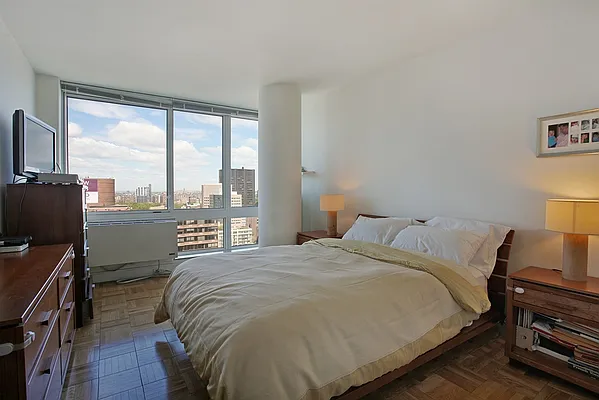 Sold by Corcoran | media 14