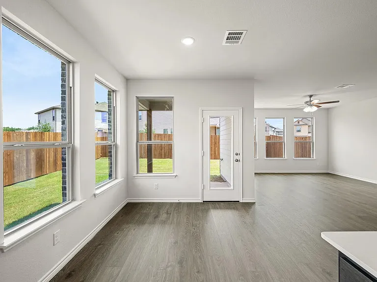 402 Saddle Ct #402 — Photo 9