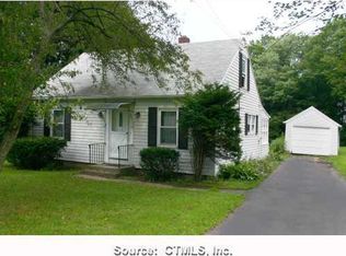 582 E St N, Suffield, CT 06078