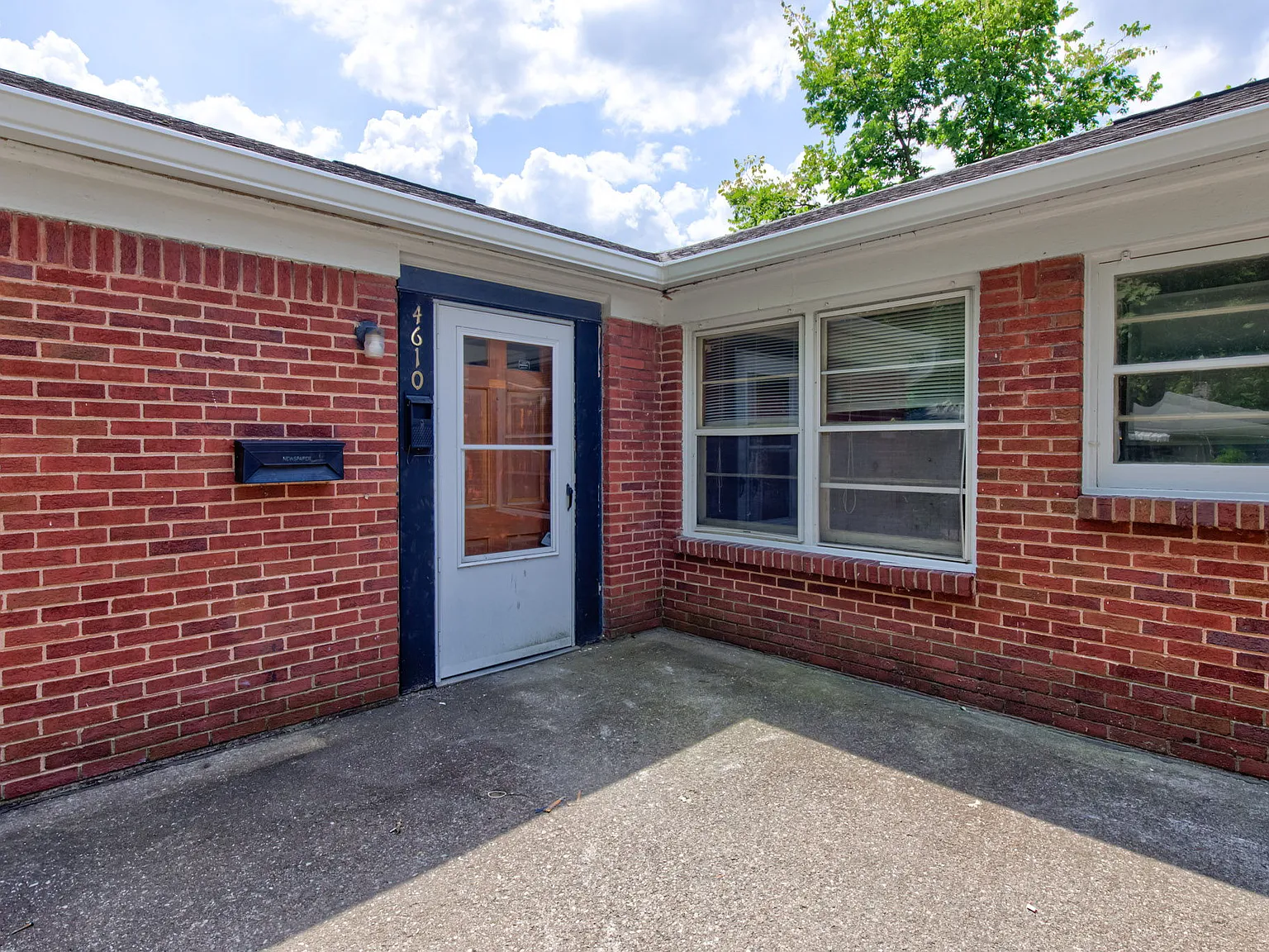 4610 Rookwood Ave — Photo 3
