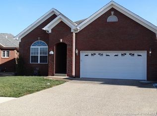 3113 Arbor Ridge Ln, New Albany, IN 47150