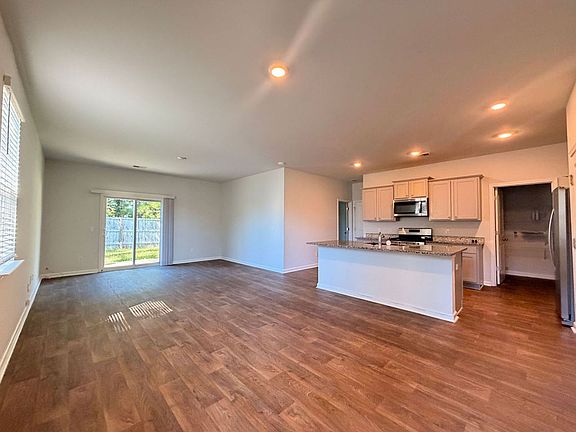 5th image of 857 Kirby Ct