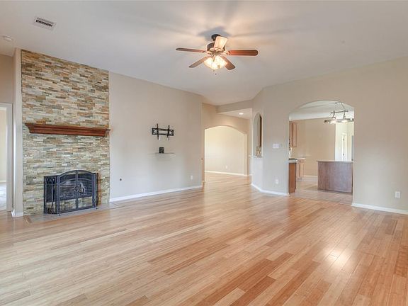 2nd image of 2203 Tarrytown Crossing Dr