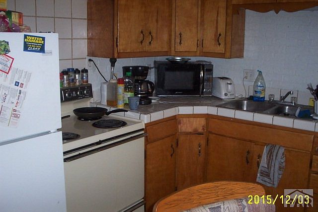 2nd image of 806 Santa Fe Ave