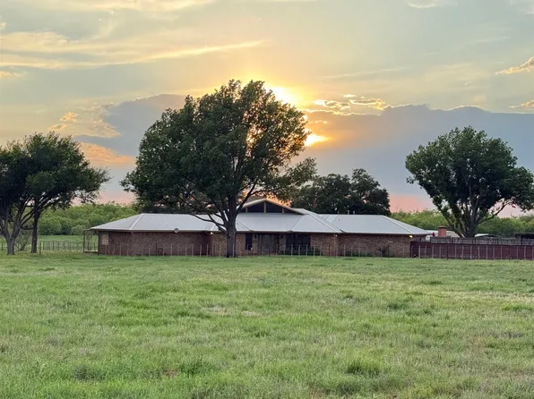 1005 N Grossman St, Seymour, TX 76380