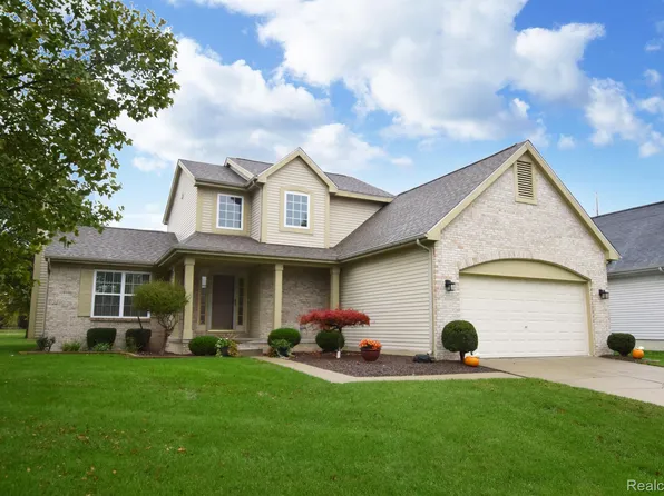 1401 Columbia Dr, Flint, MI 48503