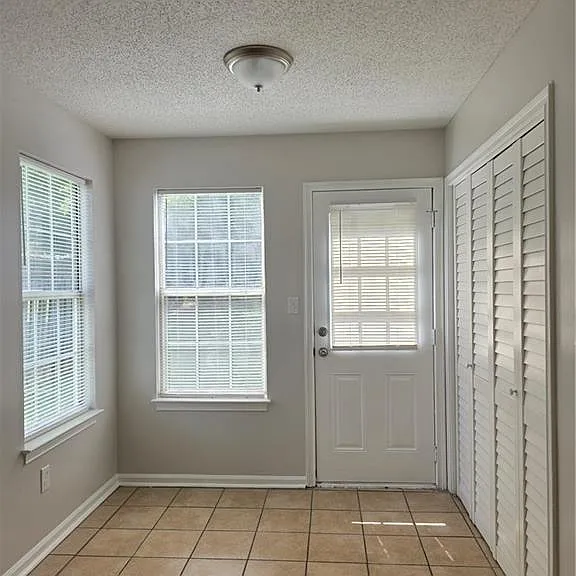 1504 Cain Ct — Photo 9