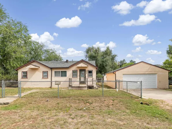 1423 Evans St, Hot Springs, SD 57747