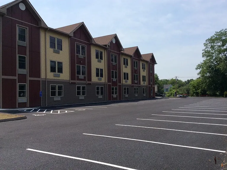 Fairchild Apartments — Photo 14