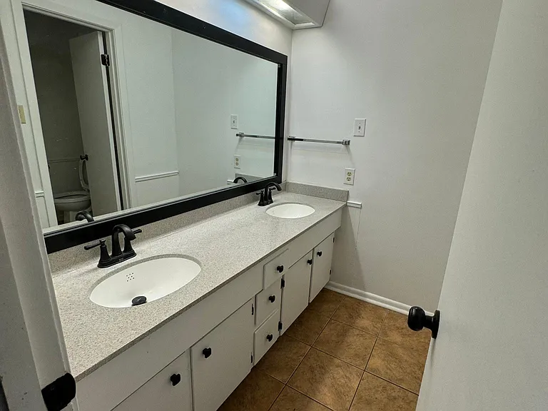 200 Shalimar Dr — Photo 24