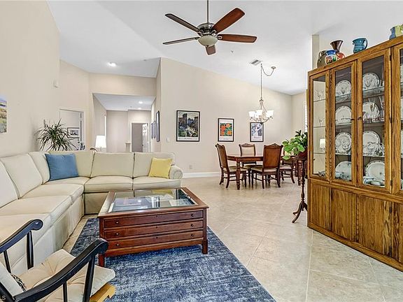 4th image of 660 Lalique CIR #205