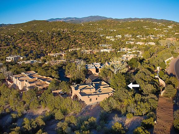 3rd image of 830 Camino De Jemez