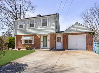 34 Prospect Ln, Hamden, CT 06517