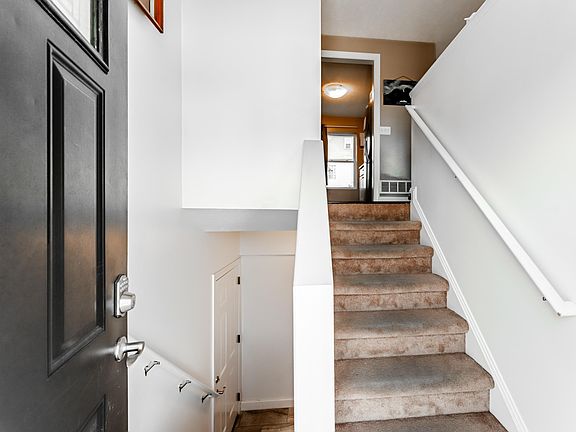 3rd image of 404 Lee St