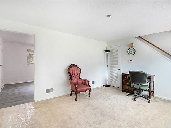 5th image of 7100 Farrow Ave