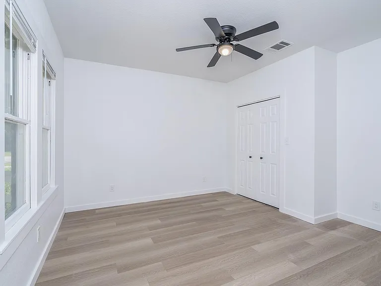 3100 Rm 1869 #B — Photo 5