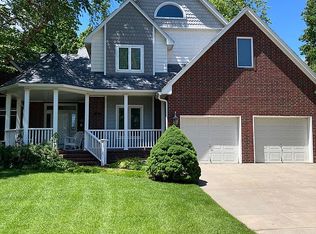 2405 N Ridgeside Cir, Wichita, KS 67205