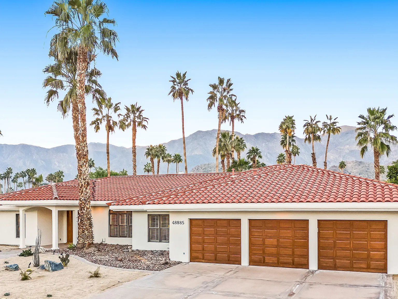 48885 Avenida Fernando — Photo 2