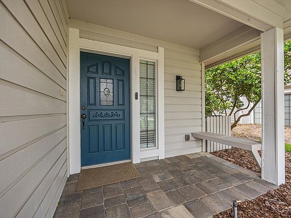 2nd image of 47 Sea Winds Ln S