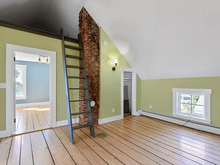 16 Pine St #2 — Photo 10
