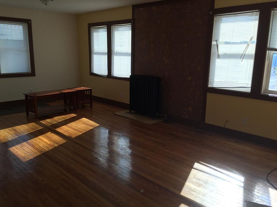 1st image of 1502 Broadway St APT 2