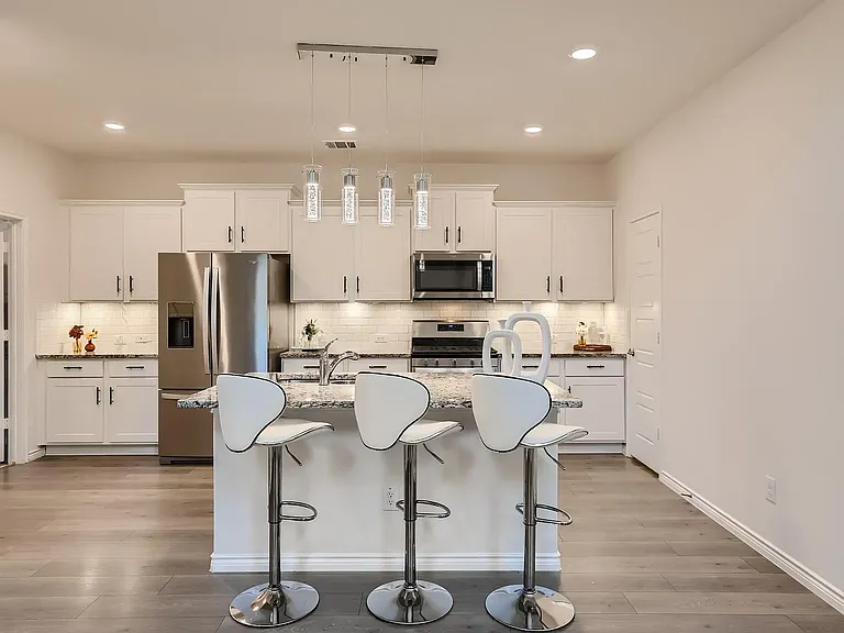 1533 Bennington Ln — Photo 14