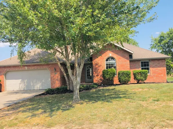 1201 E Eagle Rock Dr, Ozark, MO 65721