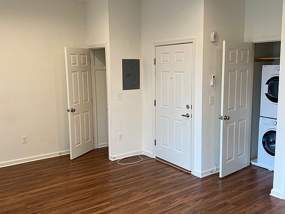 4th image of 1601 6th St NW #303