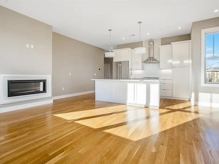 3 Dorset St #1 — Photo 2